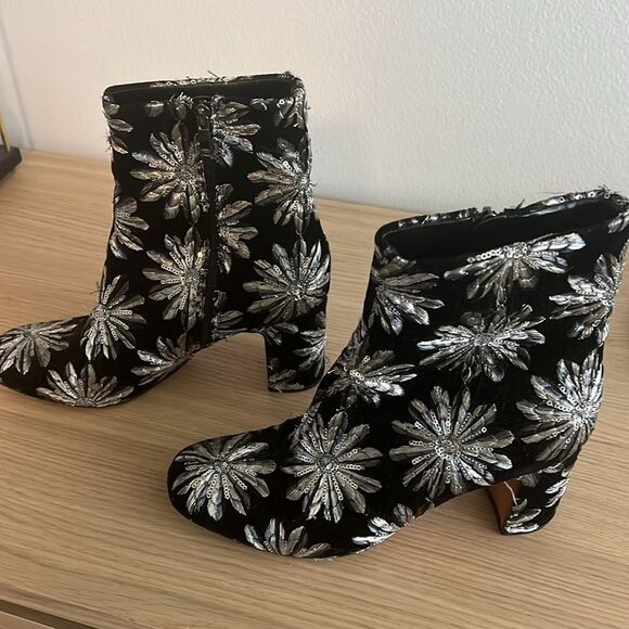 Marc Fisher Grazie Sequin Velvet Bootie Size 10 - Picture 2 of 5